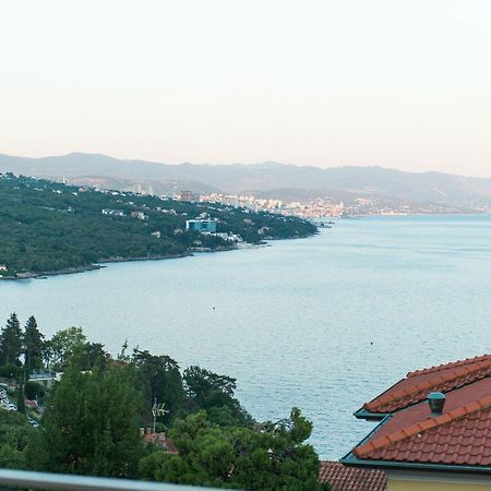 Premium Apartment With Beautiful Sea View, Short Walk To The Sea Abbázia Kültér fotó